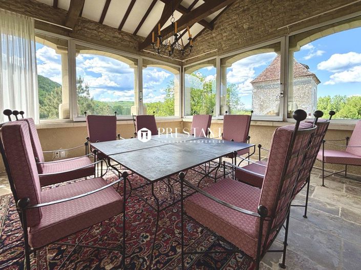 Image No.20-5 Bed Property for sale