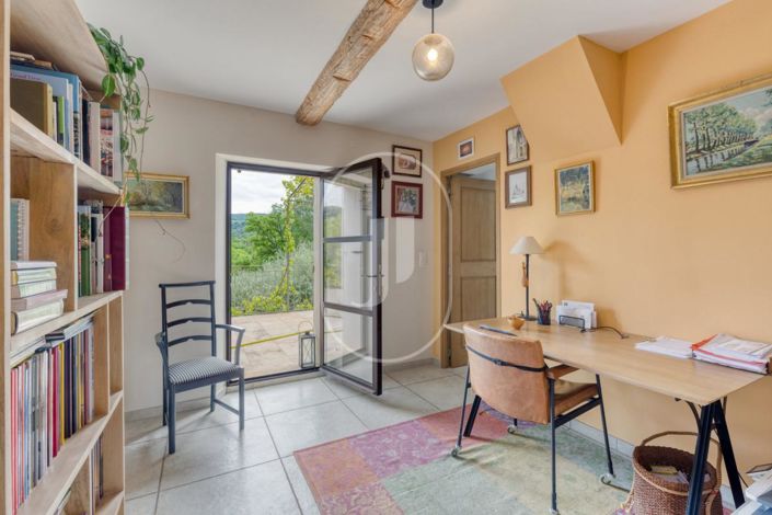 Image No.5-4 Bed House for sale