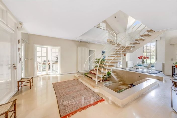 Image No.6-5 Bed House for sale