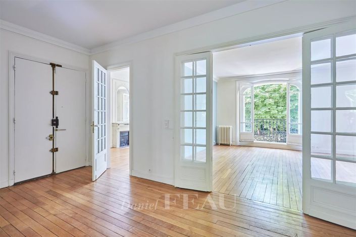 Image No.1-4 Bed Apartment for sale