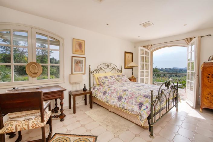 Image No.15-4 Bed House for sale