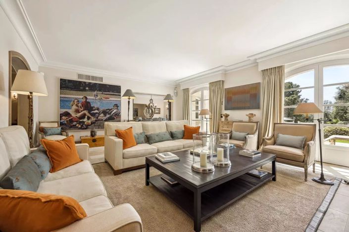 Image No.6-5 Bed House for sale