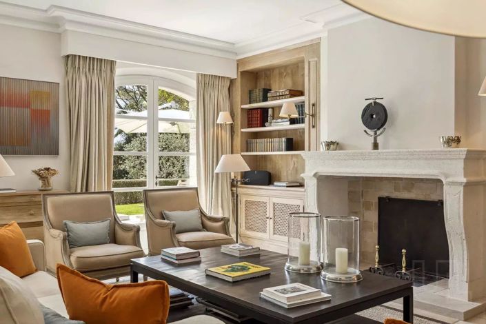 Image No.7-5 Bed House for sale