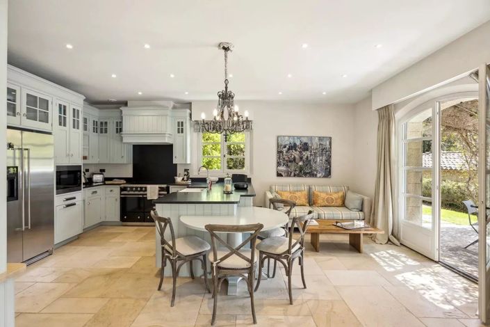 Image No.9-5 Bed House for sale