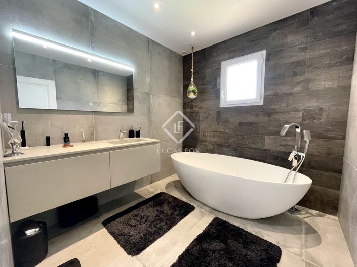 Image No.11-3 Bed House for sale