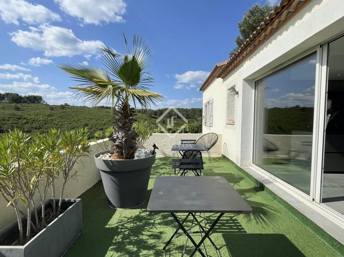 Image No.8-3 Bed House for sale