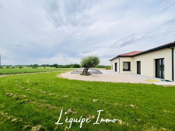 1 - L'Isle-Jourdain, House