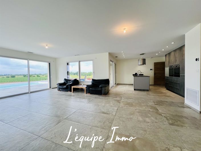 Image No.7-3 Bed House for sale