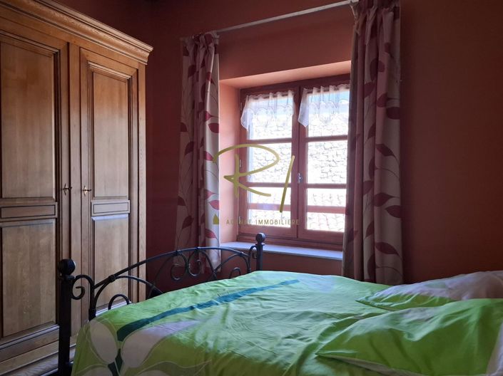 Image No.6-3 Bed House for sale