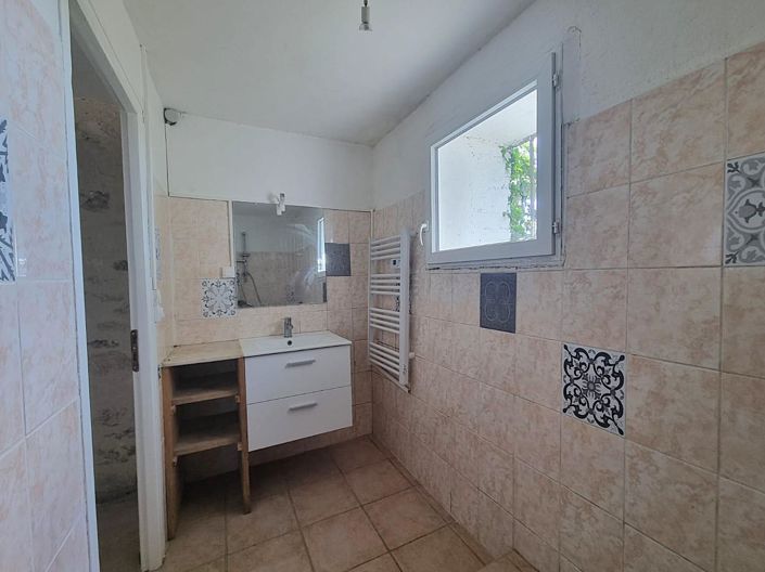 Image No.33-2 Bed House for sale