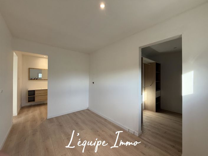 Image No.5-2 Bed House for sale