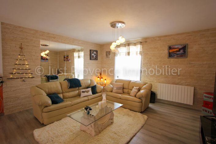 Image No.2-3 Bed House for sale