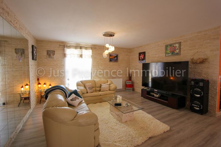 Image No.3-3 Bed House for sale