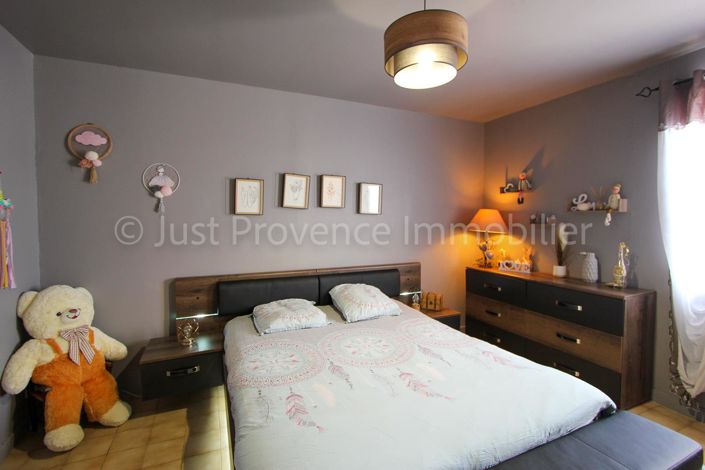 Image No.8-3 Bed House for sale