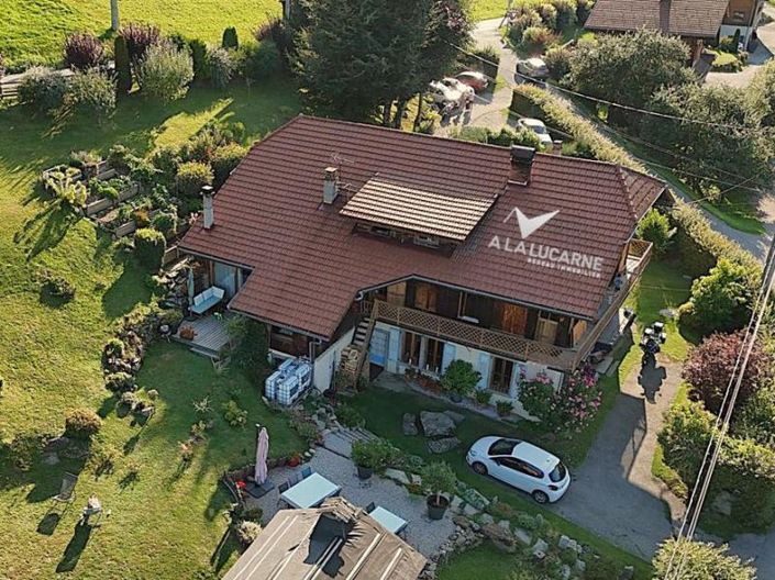 Image No.1-8 Bed House for sale