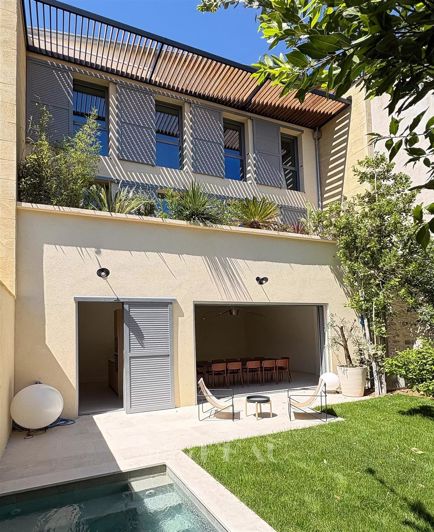 Image No.1-5 Bed House for sale