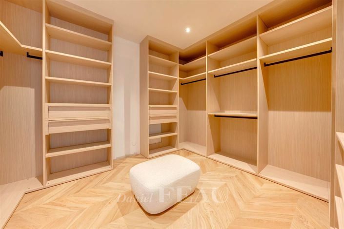 Image No.14-5 Bed House for sale