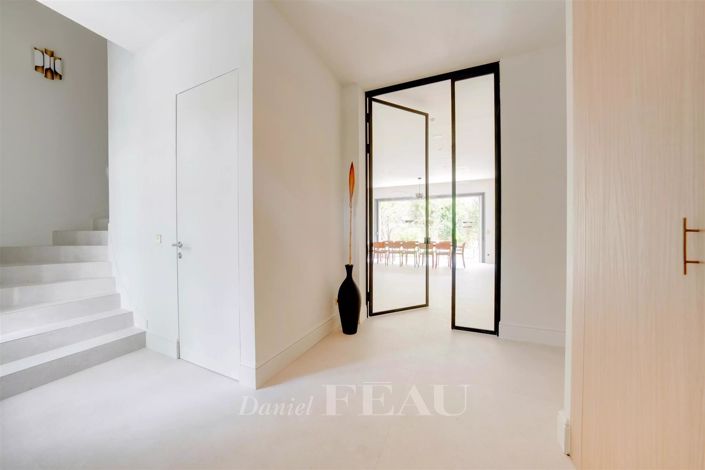 Image No.4-5 Bed House for sale