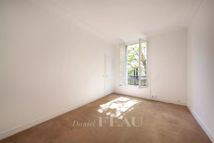 Image No.15-4 Bed Apartment for sale