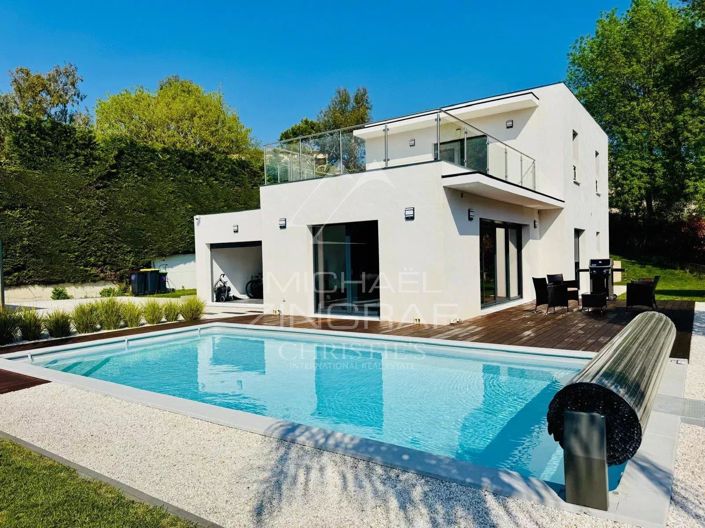 Image No.1-4 Bed House for sale