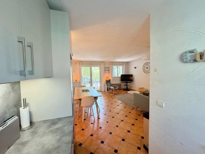 Image No.11-3 Bed House for sale