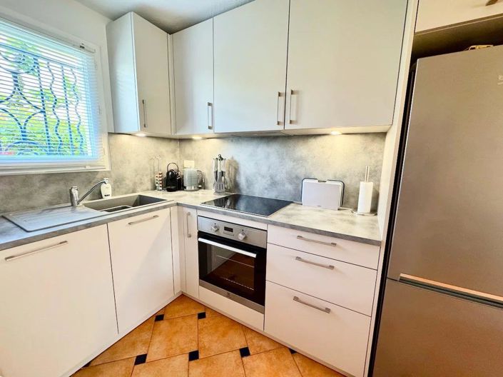 Image No.12-3 Bed House for sale