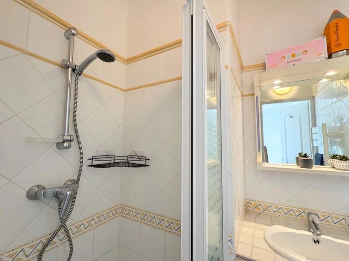 Image No.16-3 Bed House for sale