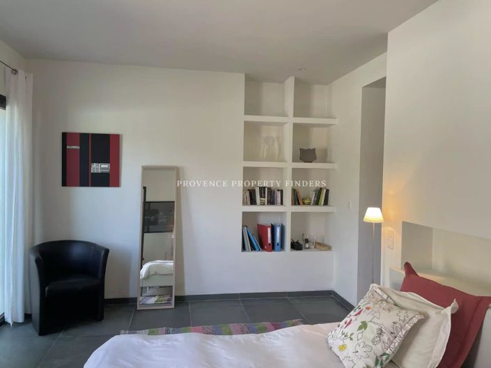 Image No.4-5 Bed House for sale