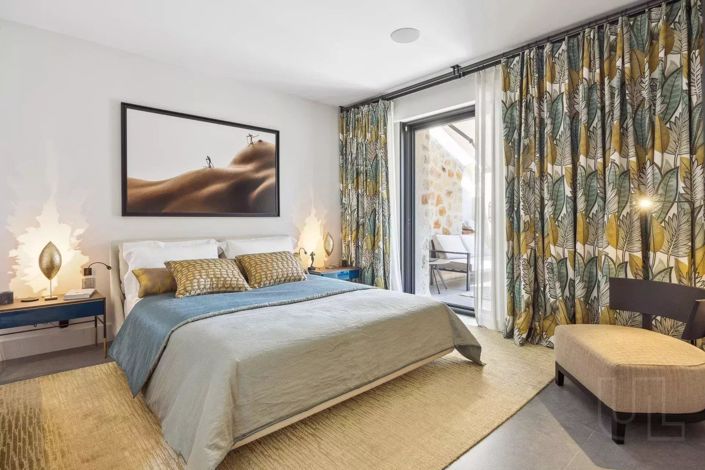 Image No.6-5 Bed House for sale