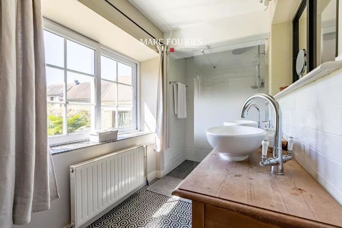 Image No.25-12 Bed House for sale