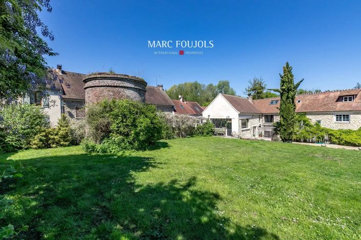 Image No.8-12 Bed House for sale