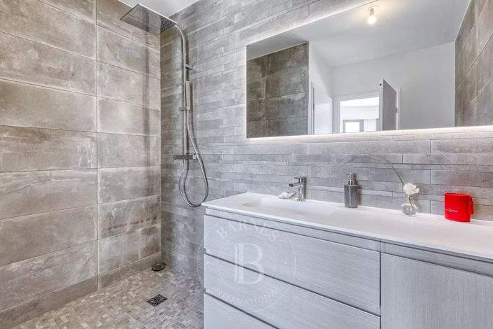 Image No.14-5 Bed House for sale