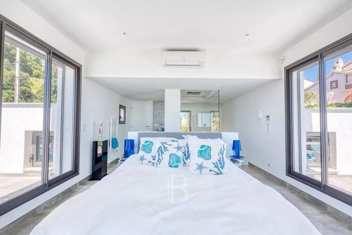 Image No.18-5 Bed House for sale