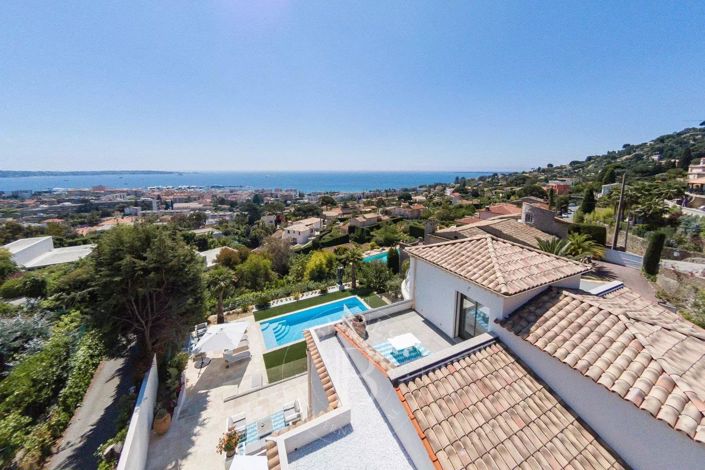 Image No.8-5 Bed House for sale