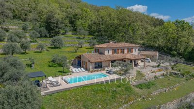 Maison de 5 chambres à vendre à Châteauneuf-Grasse