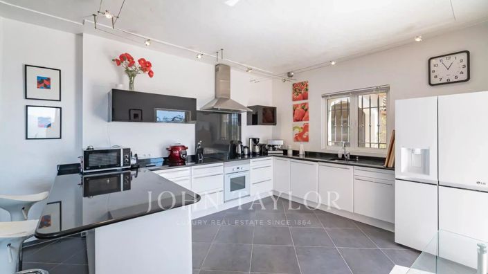 Image No.12-Maison de 5 chambres à vendre à Châteauneuf-Grasse