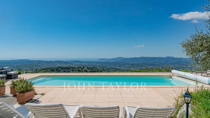 Image No.2-Maison de 5 chambres à vendre à Châteauneuf-Grasse