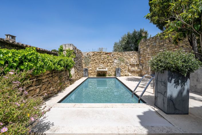 Image No.8-5 Bed House for sale