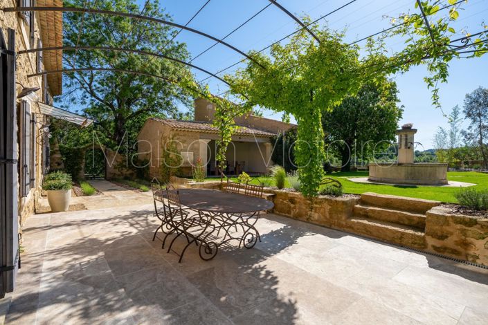 Image No.2-8 Bed House for sale