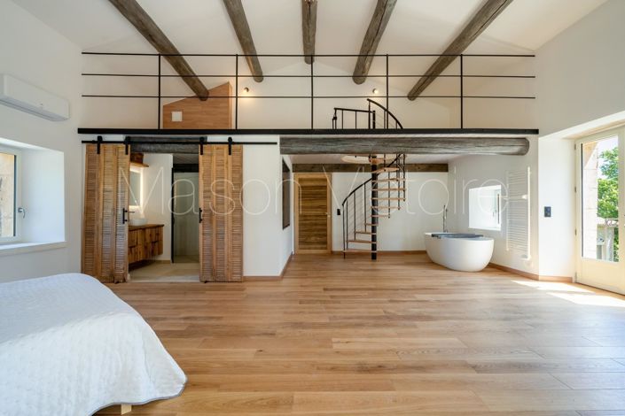 Image No.23-8 Bed House for sale