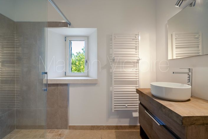 Image No.24-8 Bed House for sale