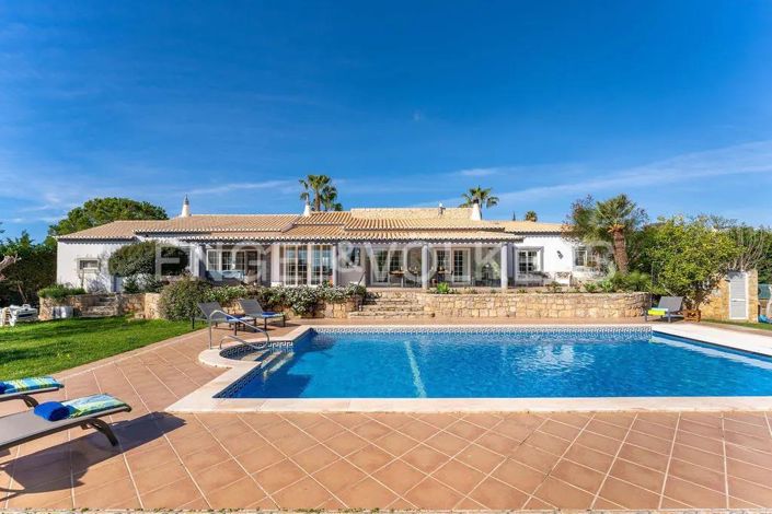 Image No.1-6 Bed House for sale