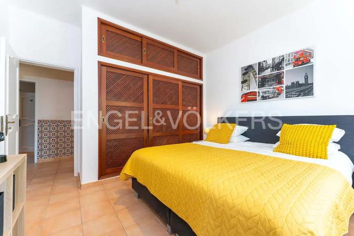 Image No.13-6 Bed House for sale
