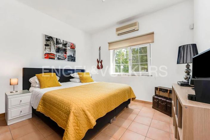 Image No.14-6 Bed House for sale