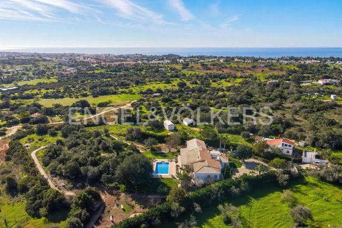 Image No.3-6 Bed House for sale