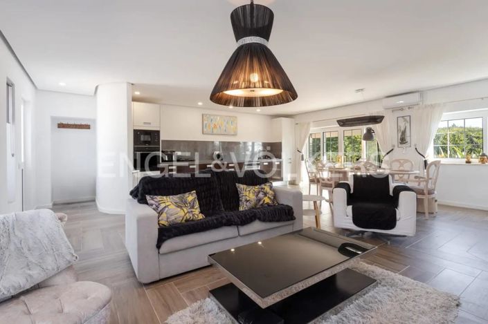 Image No.31-6 Bed House for sale