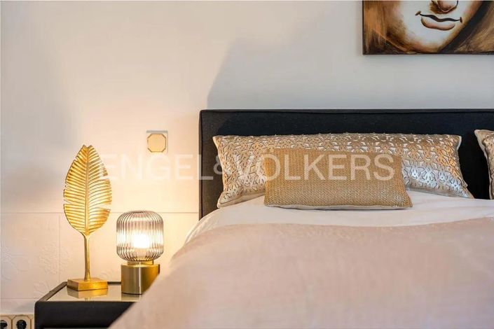 Image No.35-6 Bed House for sale