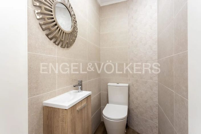 Image No.37-6 Bed House for sale