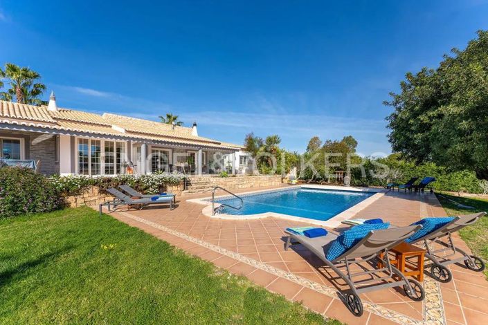 Image No.4-6 Bed House for sale