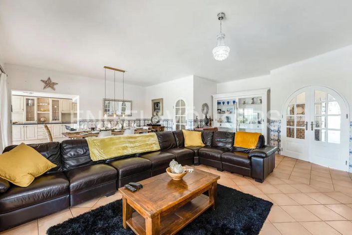 Image No.7-6 Bed House for sale